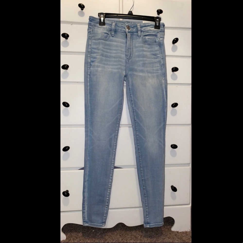 American Eagle High Waisted Jeans